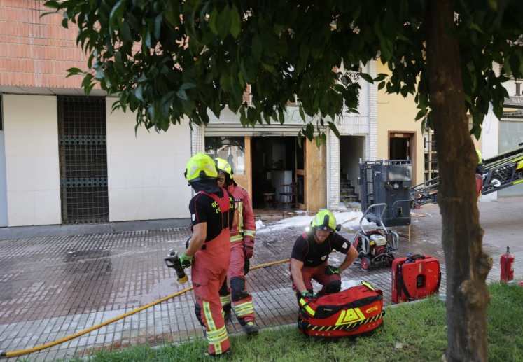Incendio en bar de Fleming es sofocado sin heridos por los bomberos