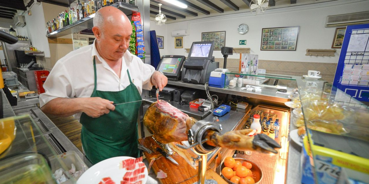 Así siguen sirviendo sus platos estrella los dos restaurantes más antiguos de Mataró