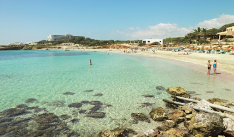 Santa Eulària multa con más de 182.000 € a un local que operaba como discoteca al aire libre