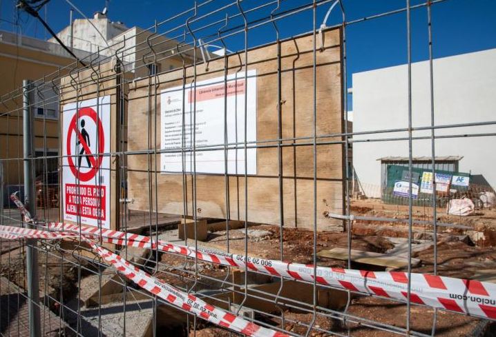 Tres empresas reciben luz verde para gestionar licencias de obra en Menorca