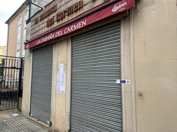 Precintan un bar del centro de Vitoria a pesar de tener licencia de obras en regla